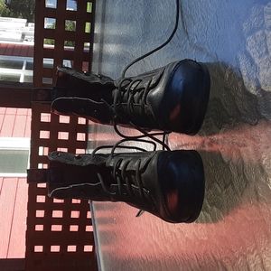 black childrens ariat lace up paddock boots, size 1